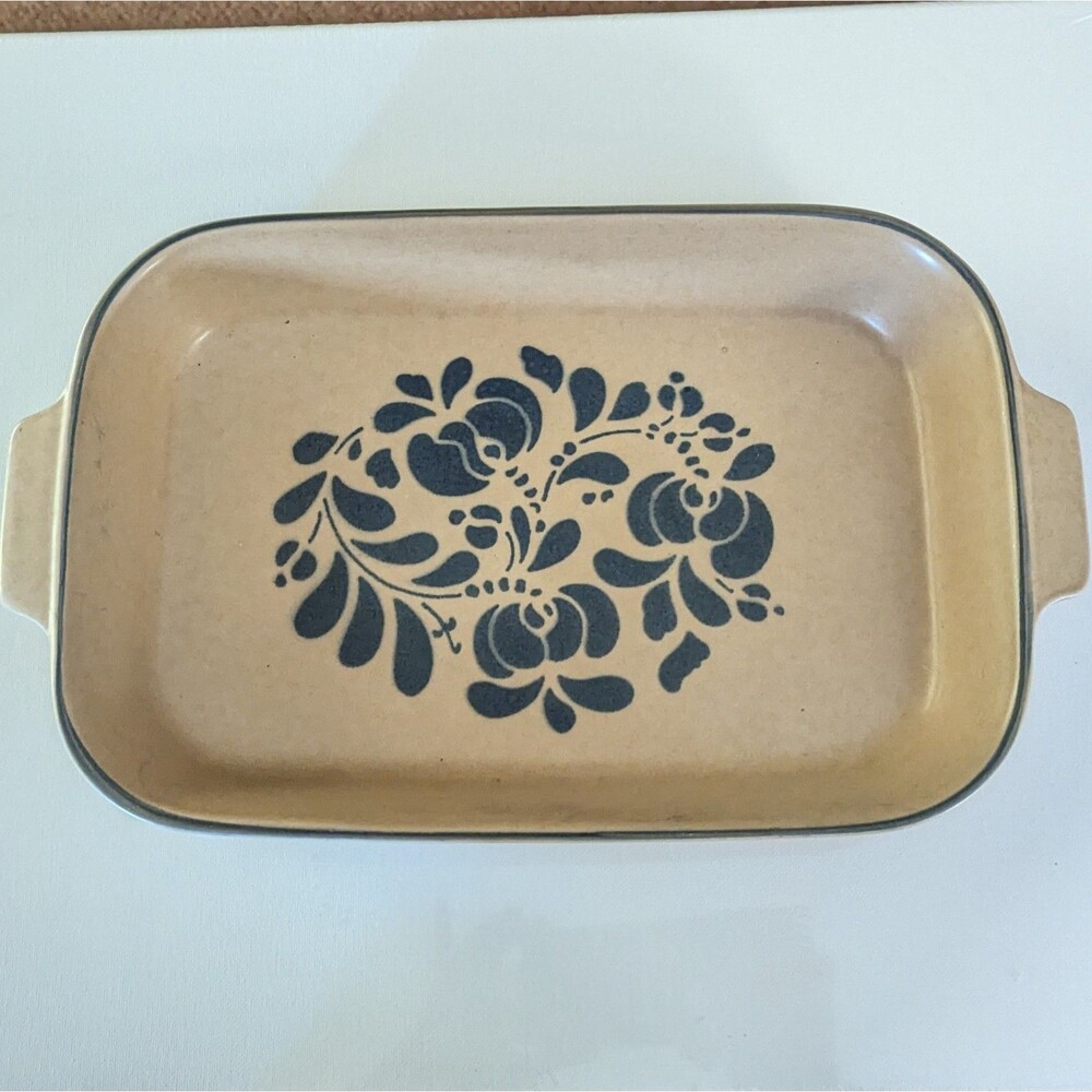 VTG Pfaltzgraff Folk Art Casserole Baking Dish 2 Quart 12x 7.75 Inches USA